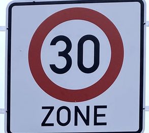 Tempo-30-Zonen-Schild