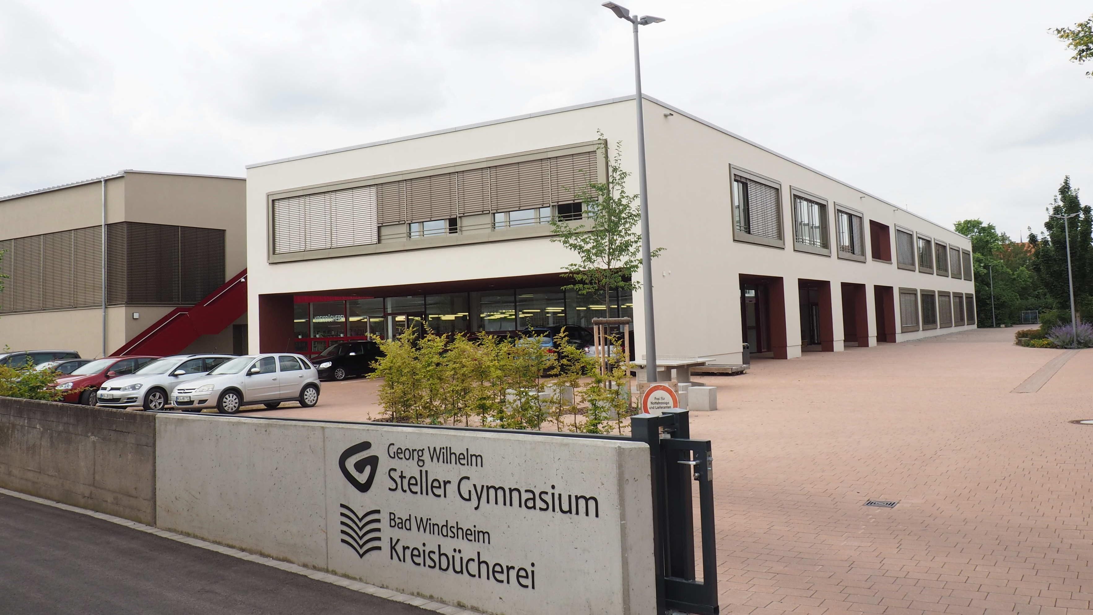 Kreisbücherei im Bad Windsheimer Gymnasium, Foto: stelleralumni.de.